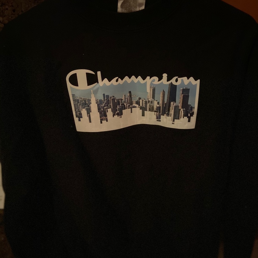 BRAND NEW NEVER WORN CHAMPION CREW NECK